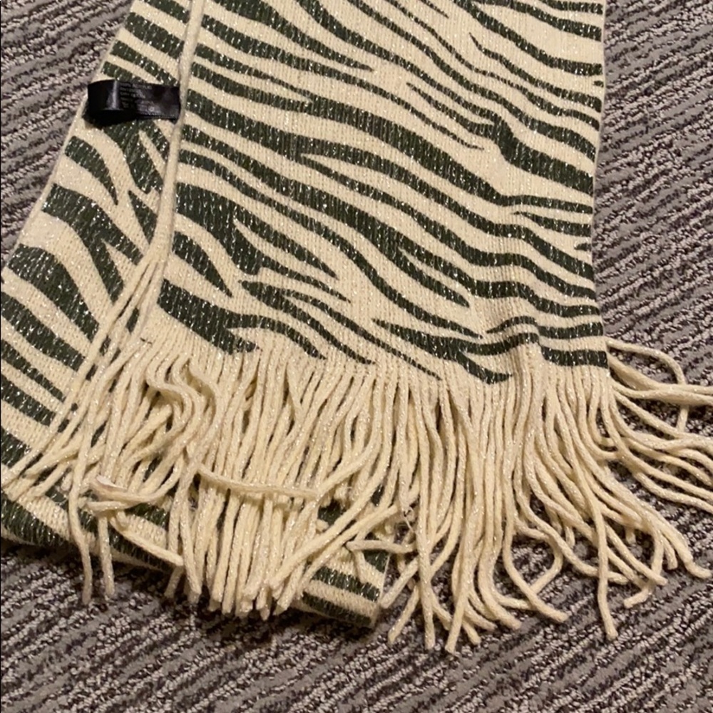 Sparkly Zebra Scarf - Picture 3 of 6